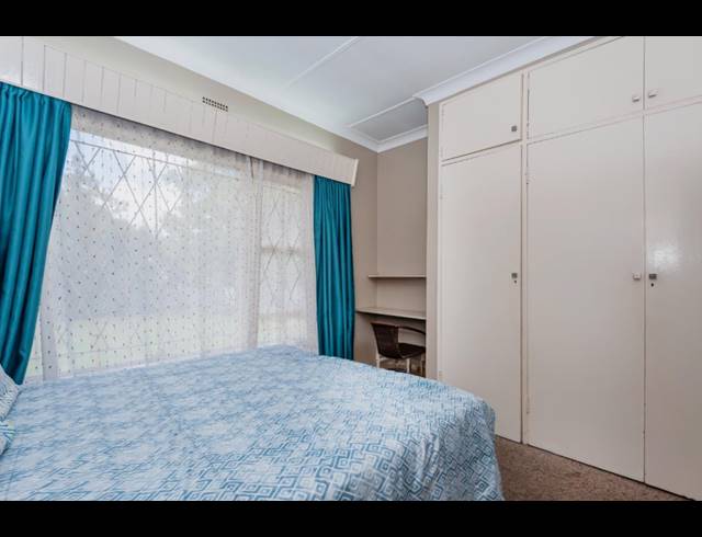 4 BEDROOM HOUSE FOR SALE IN PARKHILL GARDENS